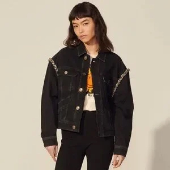 Elegant Black Jean Jacket with Gold Detailing - Picture 4 of 10